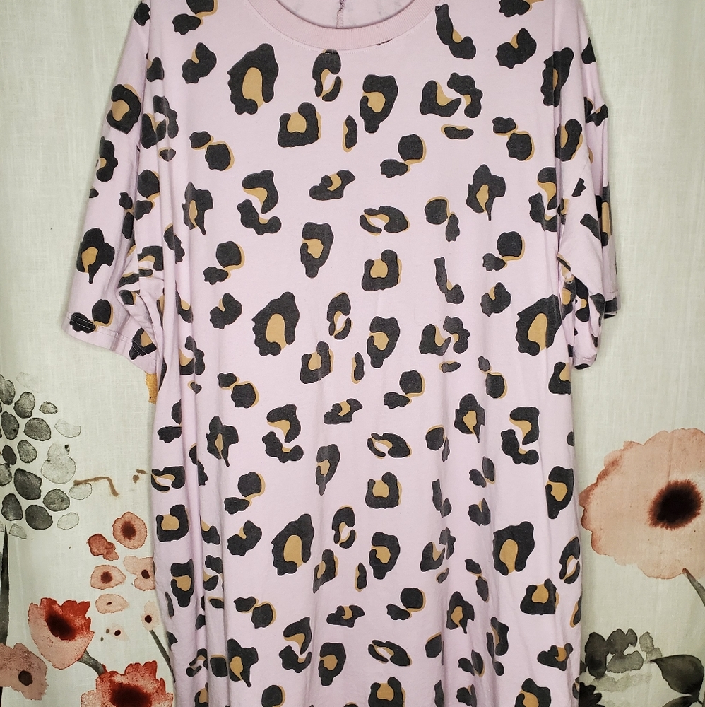 Boutique oversized tee shirt dress.